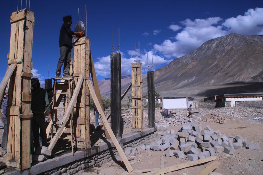 De lâHimalaya aux projets locaux : une vie au service du bĂąti