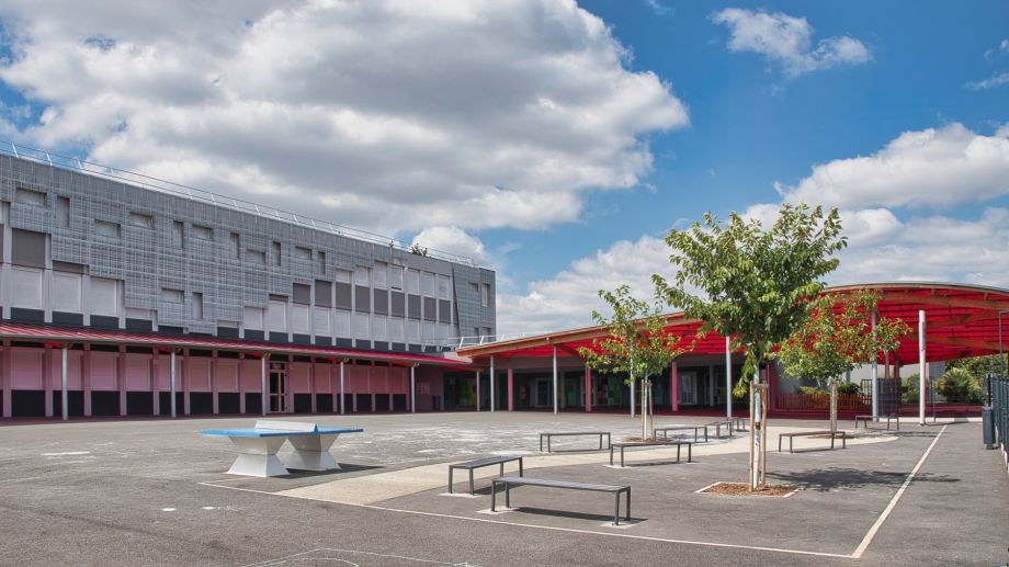 Images de Laurence Masson d’une rénovation d’un collège par Jean-Louis Chereau