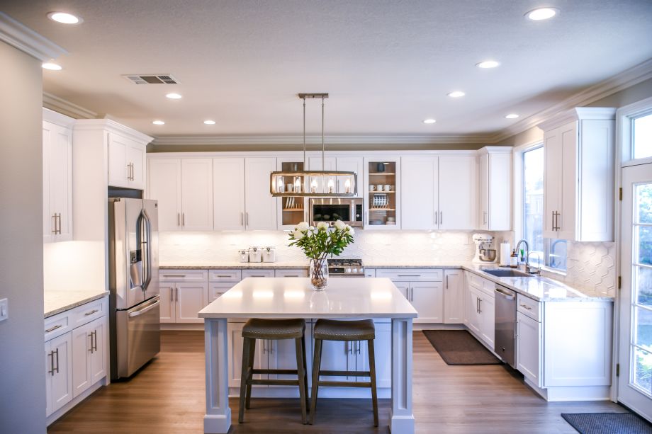 Comment augmenter la valeur de son bien immobilier grâce à un décorateur ?