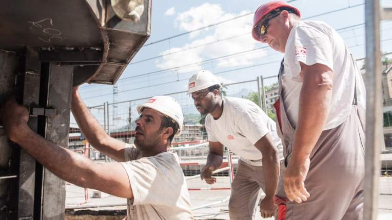 Photographie, Suivi de chantier, Traditionnel