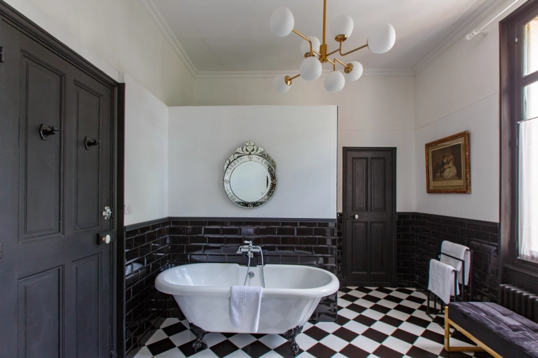 Photography, Photo retouching, Real estate & Architectural, Construction, Virtual visit, Interior Design, Traditional