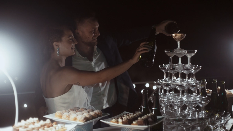 Photographie, Retouche photo, Vidéo et montage, Motion design, Drone, Mariage, Evènement, Artistique, Traditionnel, Vintage, Lifestyle