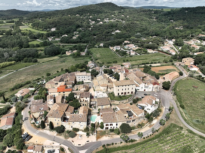 Photographie, Retouche photo, Vidéo et montage, Drone, Immobilier & Architecture, Bâtiment, Visite virtuelle, Airbnb, Artistique, Traditionnel