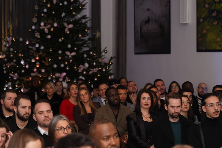 Photography, Photo retouching, Cocktail and corporate events, Traditional