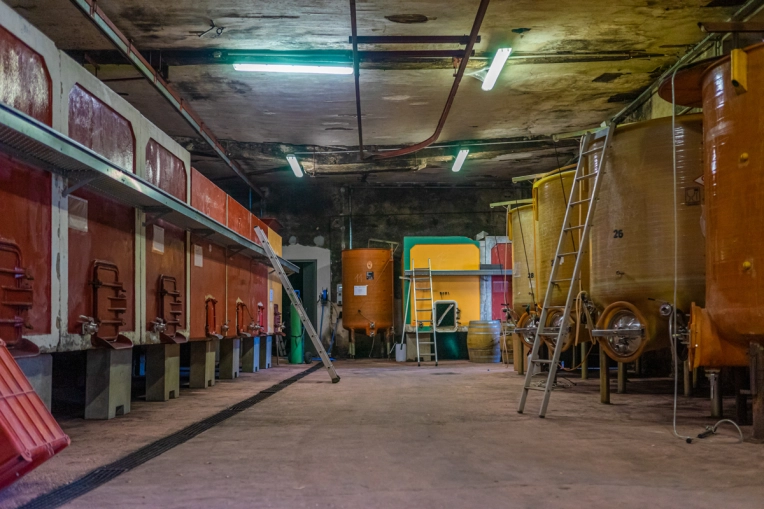 Photography, Photo retouching, Industrial, Traditional