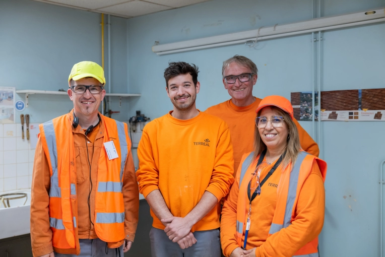 Industrielle, Traditionnel