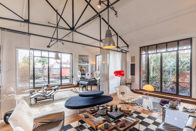 Photographie, Retouche photo, Vidéo et montage, Drone, Immobilier & Architecture, Bâtiment, Suivi de chantier, Visite virtuelle, Architecture d'intérieur / Décoration, IA générative, Airbnb, Artistique, Traditionnel, Lifestyle