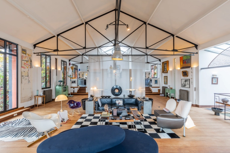 Photographie, Retouche photo, Vidéo et montage, Drone, Immobilier & Architecture, Bâtiment, Suivi de chantier, Visite virtuelle, Architecture d'intérieur / Décoration, IA générative, Airbnb, Artistique, Traditionnel, Lifestyle