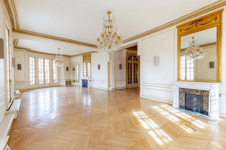Photographie, Retouche photo, Vidéo et montage, Drone, Immobilier & Architecture, Bâtiment, Suivi de chantier, Visite virtuelle, Architecture d'intérieur / Décoration, IA générative, Airbnb, Artistique, Traditionnel, Lifestyle