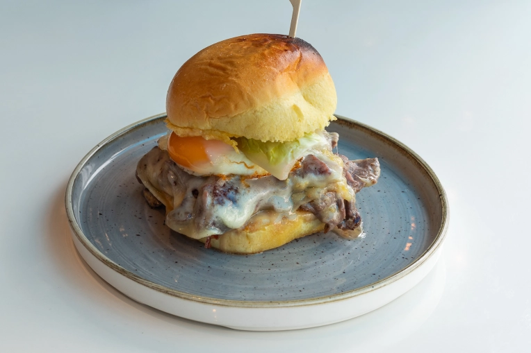 Photographie, Retouche photo, Vidéo et montage, Drone, Culinaire, IA générative, Artistique, Traditionnel, Lifestyle