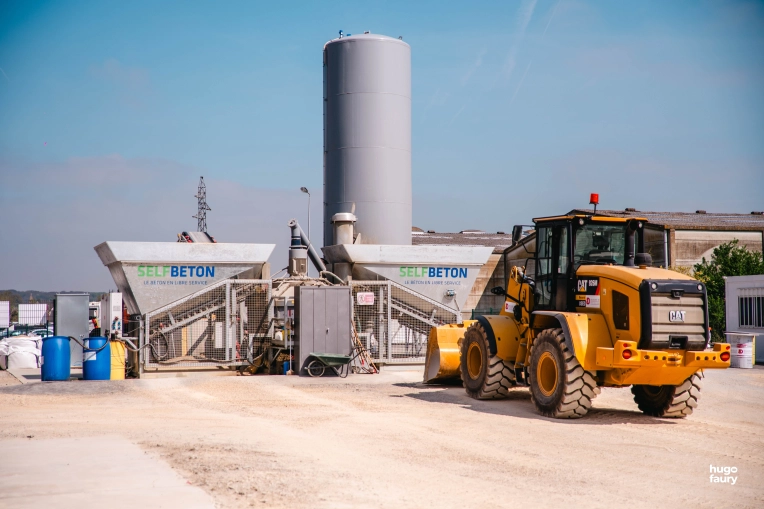 Photography, Photo retouching, Video / Video Editing, Industrial, Traditional