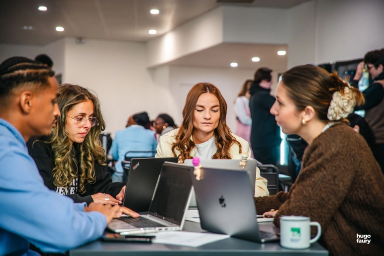 Photography, Photo retouching, Video / Video Editing, Class Photos, Traditional