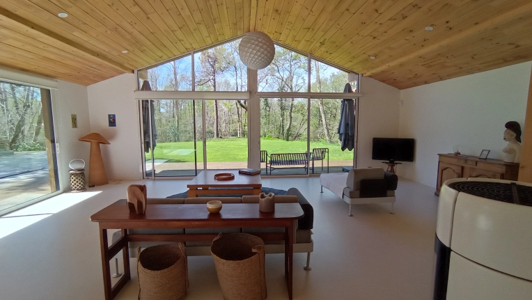 Photographie, Retouche photo, Vidéo et montage, Drone, Immobilier & Architecture, Bâtiment, Architecture d'intérieur / Décoration, Airbnb, Artistique, Traditionnel, Vintage, Lifestyle