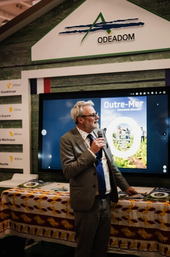 Photography, Photo retouching, Corporate, Traditional